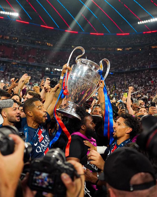 巴黎圣日耳曼豪取锦标赛冠军的简单介绍