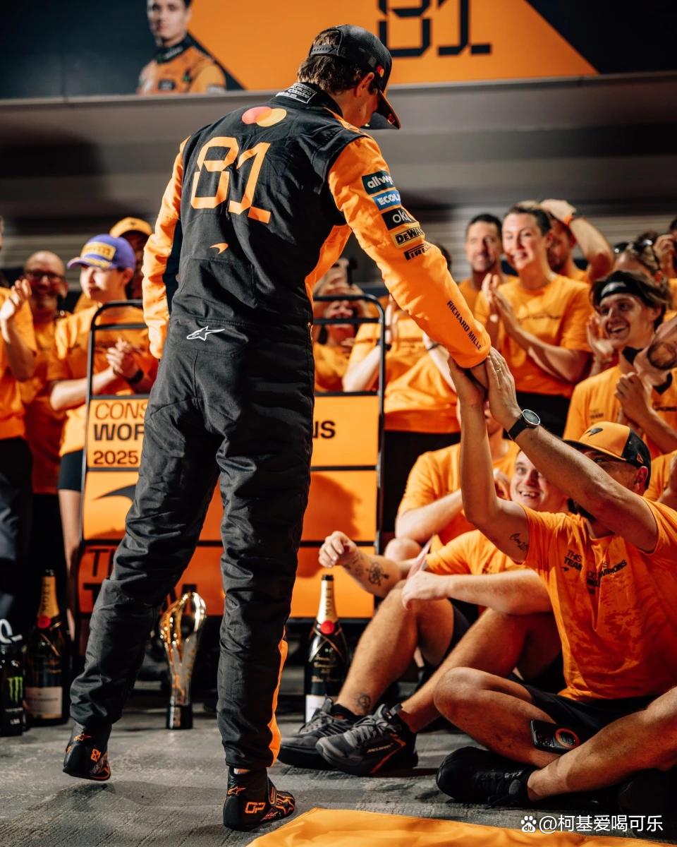 梅赛德斯力克威廉姆斯，皮亚斯特里扛起全队